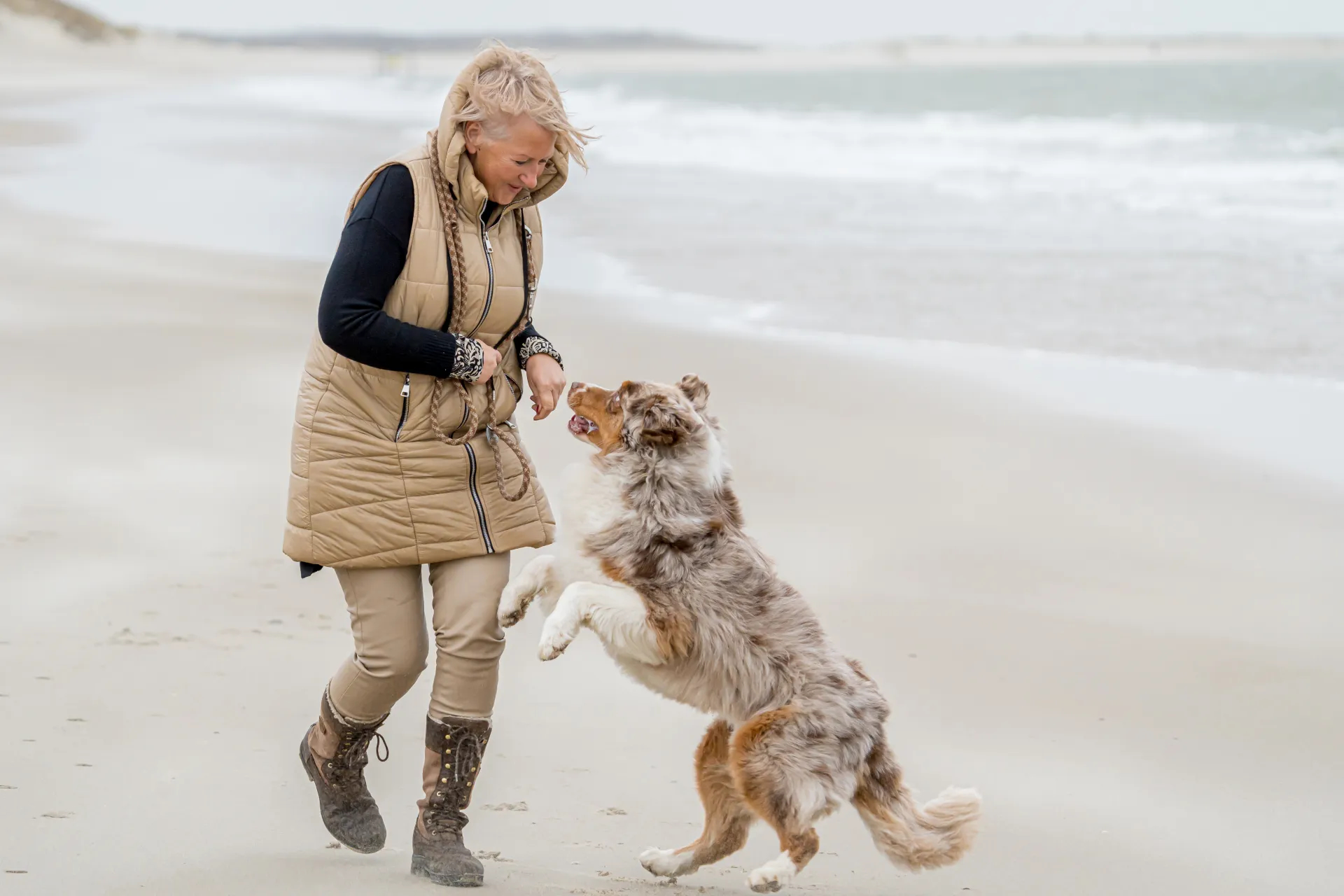 Hond en vrouw